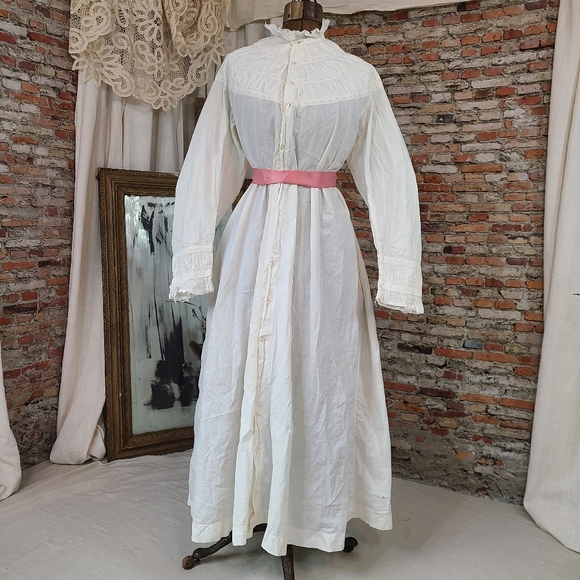 Antique 1850s 1860s White Nightgown Civil War Era Cotton Robe Eyelet Drop Sleeve - Picture 11 of 16